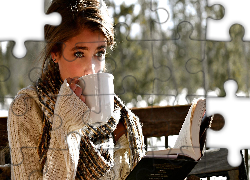 Dziewczyna, Książka, Szalik, Kubek