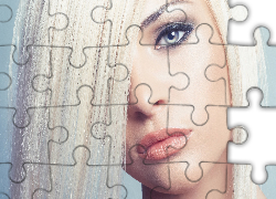 Blondynka, Spojrzenie