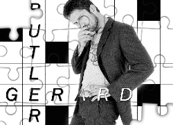 Gerard Butler,szary garnitur