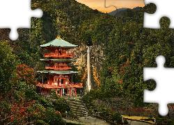 Japonia, Prefektura Wakayama, Świątynia buddyjska Seiganto-ji, Wodospad Nachi, Góry