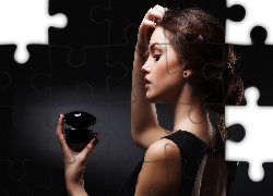 Brunetka, Modelka, Perfumy