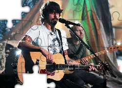 Foo Fighters,ludzie, człowiek , zespół ,tatuaż, gitara