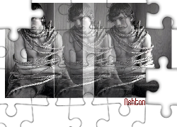 Ashton Kutcher,związany, sznurem