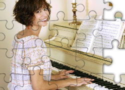 Catherine Bell,pianino, nuty