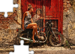 Malunek, Motor, Dziewczyna