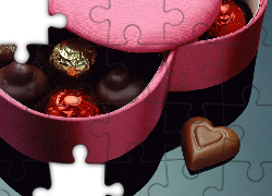 Walentynki, Bombonierka w kształcie serduszka z cukierkami