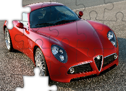 Czerwona, Alfa Romeo 8C, Maska