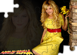 Ashley Tisdale, Żółta, Sukieneczka