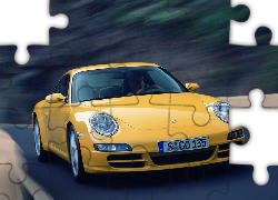 Żółte Porsche Carrera