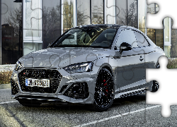 Szare, Audi RS 5 Coupe
