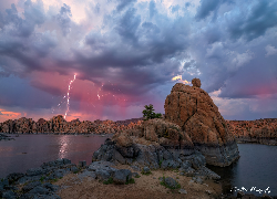 Stany Zjednoczone, Arizona, Jezioro, Watson Lake, Skały, Burza, Chmury, Błyskawice