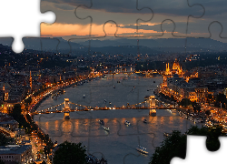 Węgry, Budapeszt, Rzeka Dunaj, Most Łańcuchowy, Parlament, Noc