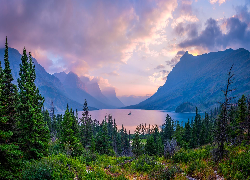 Park Narodowy Glacier, Jezioro, Saint Mary Lake, Góry, Drzewa, Krzewy, Niebo, Stany Zjednoczone