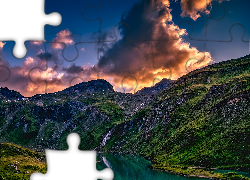 Góry, niebo, chmury, jezioro