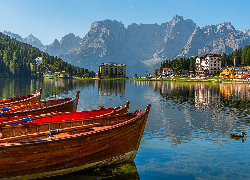 Góry, Dolomity, Jezioro, Misurina Lake, Łodzie, Drzewa, Domy, Cortina dAmpezzo, Włochy