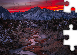 Stany Zjednoczone, Kalifornia, Miejscowość Mammoth Lakes, Góry, Dolina, Rzeka, Hot Creek, Lasy państwowe, Inyo National Forest, Zachód słońca