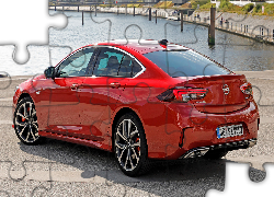 Czerwony, Opel Insignia GSi