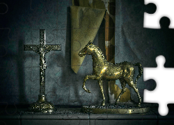 Krzyż, Figurka, Koń