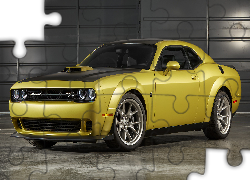 Żółty, Dodge Challenger RT