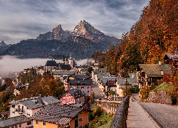 Niemcy, Bawaria, Góry, Berchtesgaden, Domy, Kościół, Drzewa, Mgła