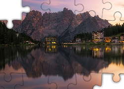 Góry, Dolomity, Jezioro, Misurina Lake, Domy, Grand Hotel Misurina, Cortina dAmpezzo, Region Cadore, Włochy