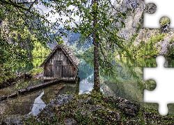 Jezioro Konigssee, Park Narodowy Berchtesgaden, Bawaria, Niemcy, Drewniana, Chata, Drzewo, Góry