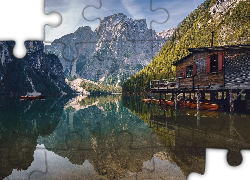 Włochy, Południowy Tyrol, Jezioro, Lago di Braies, Pragser Wildsee, Góry, Dolomity, Pomost, Drewniany, Domek, Łódki