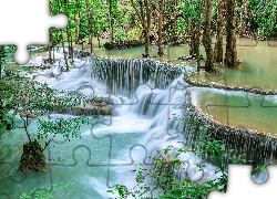 Las, Drzewa, Rośliny, Kamienie, Wodospad Huai Mae Khamin, Park Narodowy Khuean Srinagarindra, Prowincja Kanchanaburi, Tajlandia