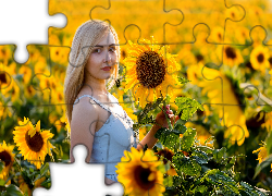 Kobieta, Blondynka, Kwiaty, Słoneczniki