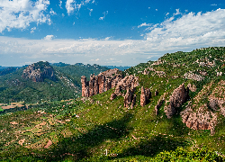 Góry, Skały, Formacje skalne, Mallos de Riglos, Dolina, Rośliny, Hiszpania