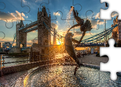 Anglia, Londyn, Wschód słońca, Fontanna Girl with a Dolphin Fountain, Most Tower Bridge, Rzeka Tamiza