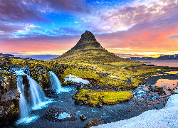 Góra Kirkjufell, Rzeka, Wodospad Kirkjufellsfoss, Zachód słońca, Islandia