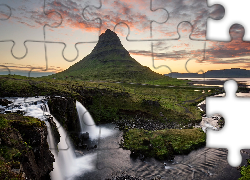 Islandia, Półwysep Snaefellsnes, Góra Kirkjufell, Wodospad Kirkjufellsfoss, Chmury
