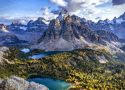 Kanada, Alberta, Góry Skaliste, Mount Assiniboine, Lasy, Jeziora