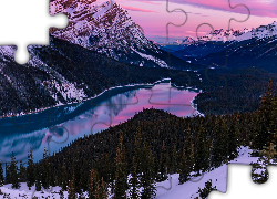 Park Narodowy Banff, Jezioro, Peyto Lake, Góry, Canadian Rockies, Lasy, Chmury, Śnieg, Zima, Poranek, Wschód słońca, Alberta, Kanada
