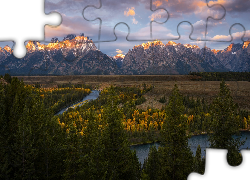 Góry, Teton Range, Rzeka, Snake River, Drzewa, Jesień, Chmury, Park Narodowy Grand Teton, Wyoming, Stany Zjednoczone