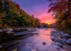 Rzeka, Kamienie, Drzewa, Jesień, Zachód słońca