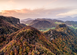 Hiszpania, Katalonia, Góry, Serra de Cabrera, Lasy, Pożółkłe, Drzewa, Jesień