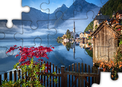 Austria, Hallstatt, Jezioro Hallstättersee, Domy, Góry, Kościół, Mgła, Drzewa