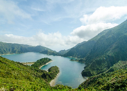 Jezioro, Lagoa do Fogo, Góry, Chmury, Drzewa, Azory, Portugalia