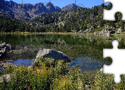 Góry, Jezioro, Llac dels Pessons, Kamienie, Trawa, Drzewa, Encamp, Andora