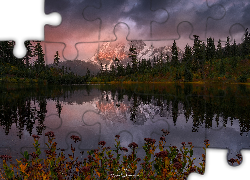 Góry, Jezioro Picture Lake, Drzewa, Chmury, Stan Waszyngton, Stany Zjednoczone