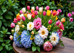 Bukiet, Kwiaty, Tulipany, Hortensje, Stolik