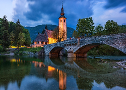 Most, Jezioro Bohinj, Kościół św Jana, Drzewa, Odbicie, Gmina Bohinj, Słowenia
