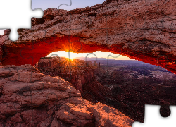 Park Narodowy Canyonlands, Kanion, Skały, Łuk skalny, Promienie słońca, Utah, Stany Zjednoczone