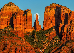 Stany Zjednoczone, Arizona, Skały, Cathedral Rock, Księżyc