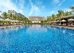 Wakacje, Wietnam, Mui Ne, Basen, Woda, Hotel, Muine Bay Resort, Leżaki, Parasole, Palmy