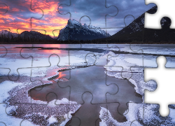 Kanada, Park Narodowy Banff, Jezioro, Vermilion Lake, Zima, Zachód słońca, Chmury, Góry, Śnieg