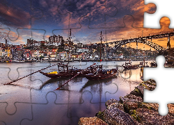 Portugalia, Porto, Rzeka Duero, Most Ponte Dom Luís I, Łódki