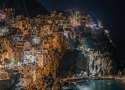 Włochy, Cinque Terre, Manarola, Morze, Skały, Miasto nocą, Domy